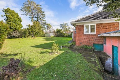 Photo of property in 22 Lowtherhurst Road, Massey, Auckland, 0614