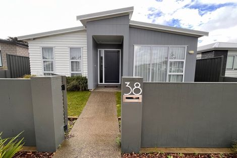 Photo of property in 38 Karearea Avenue, Kenepuru, Porirua, 5022