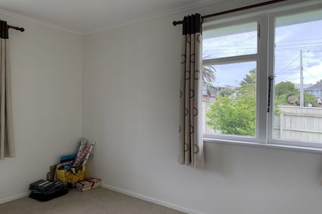 Photo of property in 1/8 Valdale Road, Henderson, Auckland, 0610