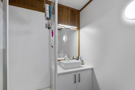 Photo of property in 43 Sartors Avenue, Northcross, Auckland, 0630