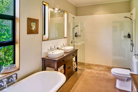 Photo of property in 96 Arcus Road, Te Horo, Otaki, 5582