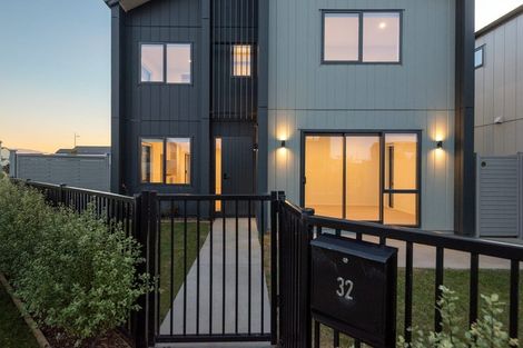 Photo of property in 32 Viridian Avenue, Rosehill, Papakura, 2113