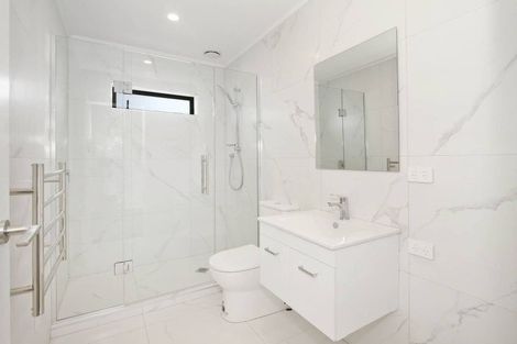 Photo of property in 3 Korowhiti Road, Clarks Beach, 2122