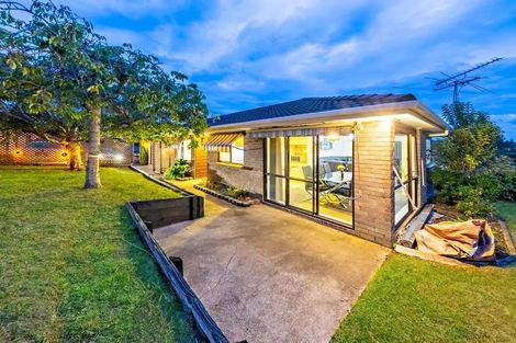 Photo of property in 3/51 Redoubt Road, Goodwood Heights, Auckland, 2105