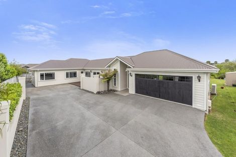 Photo of property in 162 Saint James Drive, Huntington, Hamilton, 3210