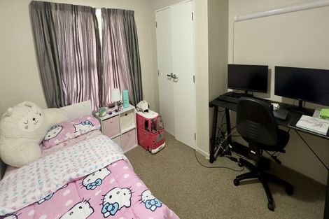 Photo of property in 2/5 Woodall Place, Totara Vale, Auckland, 0627