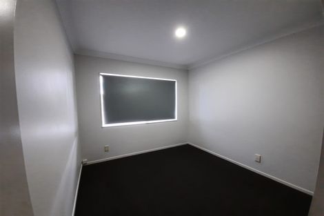 Photo of property in 2 Tullis Place, Burswood, Auckland, 2013