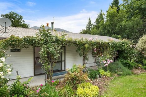 Photo of property in 1 Harper Place, Lake Coleridge, 7572