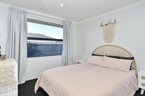 Photo of property in 33 Highgate Drive, Rangiora, 7400