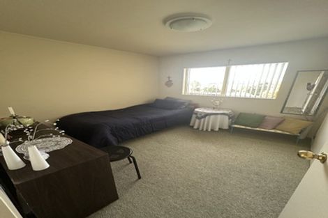 Photo of property in 36 Barbados Drive, Unsworth Heights, Auckland, 0632