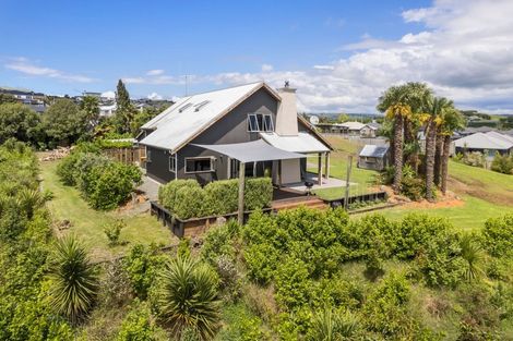 Photo of property in 340 Omokoroa Road, Omokoroa, 3114