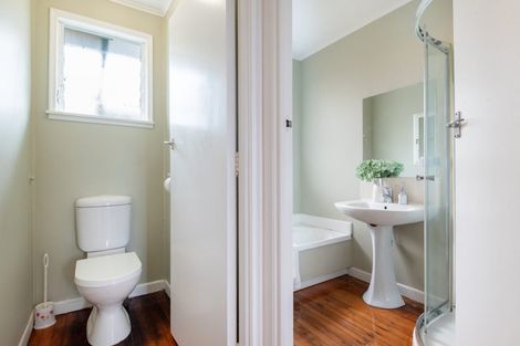 Photo of property in 1/46 Sunnynook Road, Sunnynook, Auckland, 0620