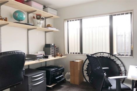 Photo of property in 318 Triangle Road, Massey, Auckland, 0614