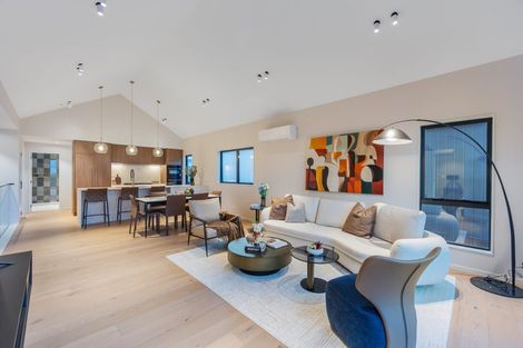 Photo of property in 52 Matangi View Drive, Orewa, 0931