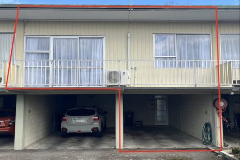 Photo of property in 6 Tiraumea Street, Palmerston North, 4410