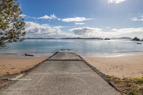 Photo of property in 20 Du Fresne Place, Russell, 0202