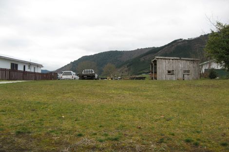 Photo of property in 3 George Street, Murchison, 7007