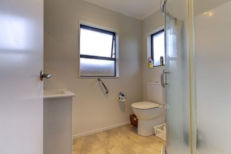 Photo of property in 97 Farnborough Drive, Grandview Heights, Hamilton, 3200