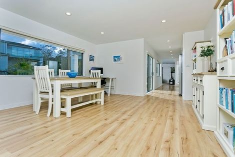 Photo of property in 106 Admirals Court Drive, Greenhithe, Auckland, 0632