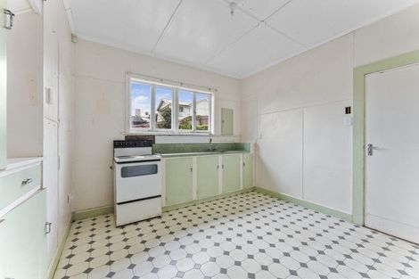 Photo of property in 10 Matai Street, Castlecliff, Whanganui, 4501