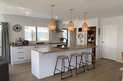 Photo of property in 28 Bellevue Road, Brookfield, Tauranga, 3110