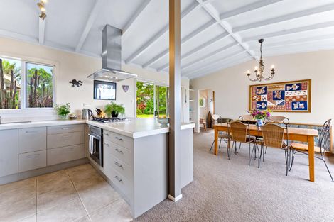 Photo of property in 6 Sea View Road, Leigh, 0985