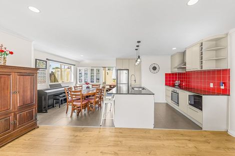 Photo of property in 33 Gala Place, Henderson, Auckland, 0612