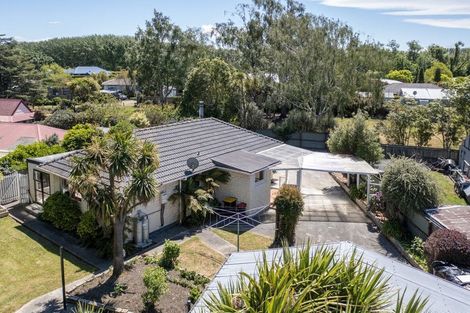 Photo of property in 5 Collins Drive, Waikuku Beach, 7402