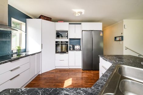 Photo of property in 34 Ruapehu Drive, Fitzherbert, Palmerston North, 4410