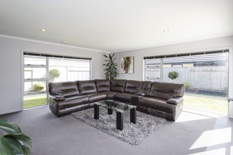Photo of property in 8 Lorenzo Place, Kelvin Grove, Palmerston North, 4414