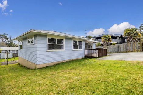 Photo of property in 57 Barrys Road, Glendene, Auckland, 0602