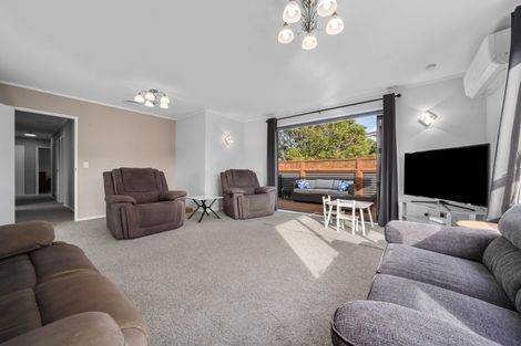 Photo of property in 6 Wantwood Grove, Churton Park, Wellington, 6037