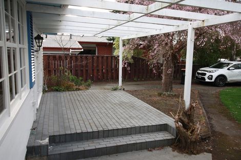 Photo of property in 24 Surrey Crescent, Hokowhitu, Palmerston North, 4410