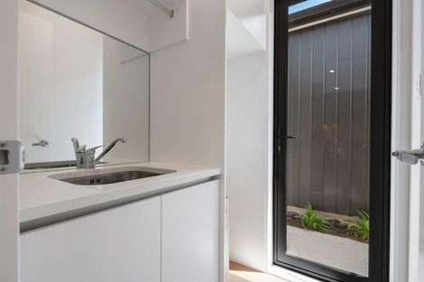 Photo of property in 32 Paretao Street, Massey, 0614