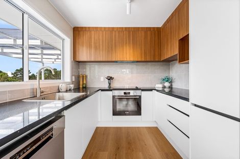 Photo of property in 34 Cyclarama Crescent, Massey, Auckland, 0614