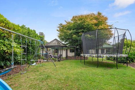 Photo of property in 21 Capricorn Place, Kawaha Point, Rotorua, 3010