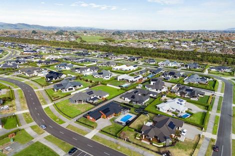 Photo of property in 15 Moemoea Place, Cambridge, 3434