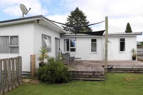 Photo of property in 5 Oak Avenue, Nawton, Hamilton, 3200