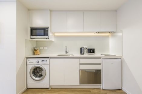 Photo of property in 89 Seaview Road, Glenfield, Auckland, 0629