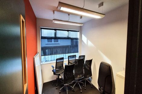 Photo of property in 1/108 Lincoln Road, Henderson, Auckland, 0610