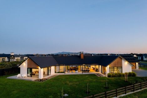 Photo of property in 10 Moemoea Place, Cambridge, 3434