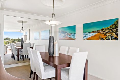 Photo of property in 30 Fairfax Avenue, Northcote, Auckland, 0627