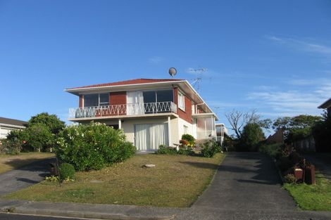 Photo of property in 1/14 Marcel Place, Glenfield, Auckland, 0629