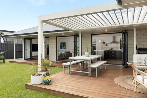 Photo of property in 5 Raiha Street, Papamoa Beach, Papamoa, 3118