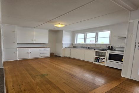 Photo of property in 3 Donovan Avenue, Massey, Auckland, 0614