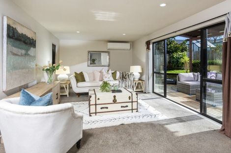 Photo of property in 6 Tokay Place, Huapai, Kumeu, 0810