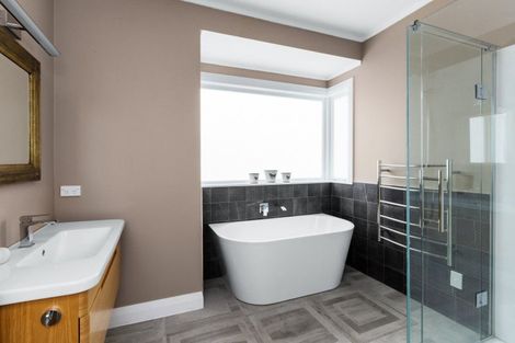 Photo of property in 42 Mchardy Street, Havelock North, 4130