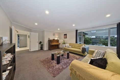 Photo of property in 10 Reka Street, Parklands, Christchurch, 8083