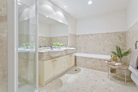 Photo of property in 3c/173 Hurstmere Road, Takapuna, Auckland, 0622