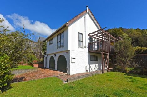 Photo of property in 6 Pioneer Grove, Silverstream, Upper Hutt, 5019